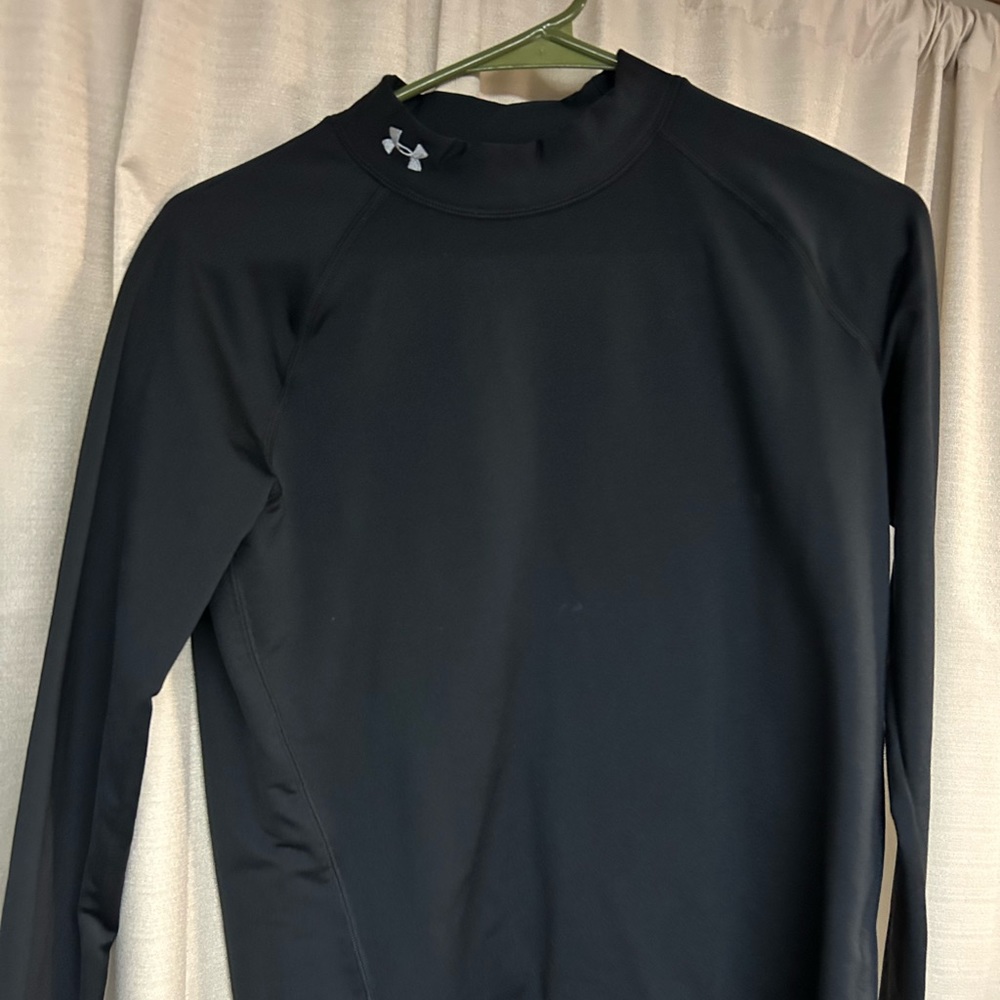 Youth Under Armour Black long sleeve
